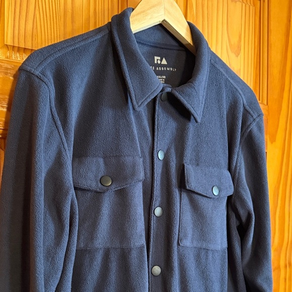 Free Assembly Navy Fleece Shirt Jacket - Picture 4 of 10